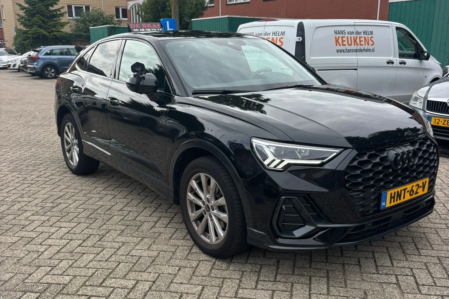 Audi Q3S lesauto met sfeervolle sterrenhemel Rijschool de Bras
